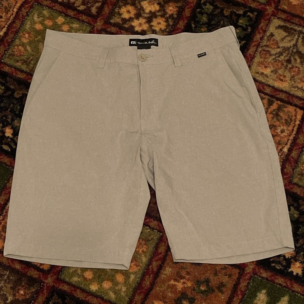 Travis Matthews Golf shorts 34